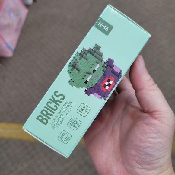 Brand New Dragon Ball Z Bricks Lego Figure - Picture 2 of 4